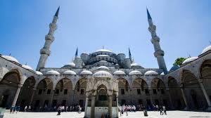 Rüstem Paşa Camii – İstanbul’un Gizli Mücevheri