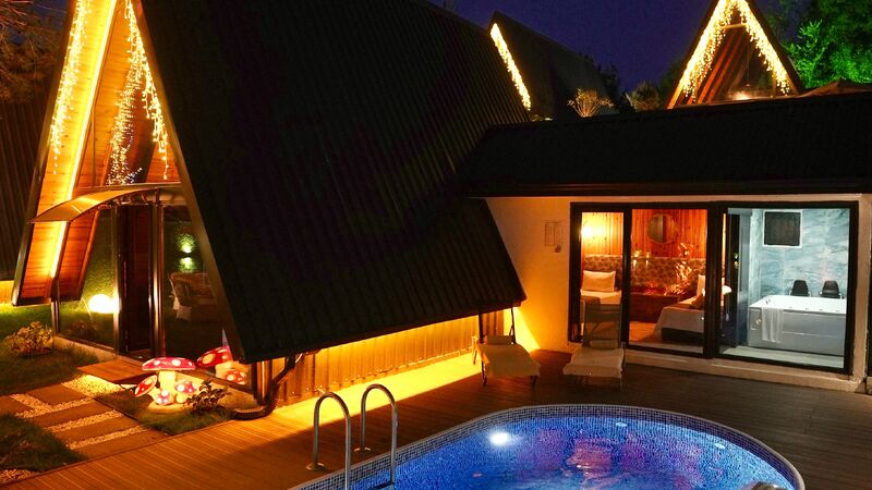 Sakarya Sapanca Uzunkum Mevkii 4 Kişilik Isıtmalı Havuzlu SFRS1000-59