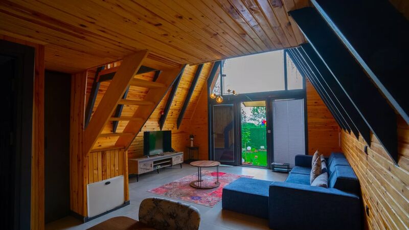 Sakarya Sapanca Uzunkum Mevkii 2 Kişilik Isıtmalı Havuzlu SFRS1000-67