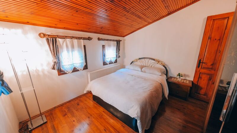 Sakarya Sapanca Göl Mevkii Ön Villa 3 Yatak Odalı SFRS3000-11