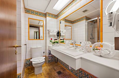 UMRE ZİYARETİ İKRAM TURİZM 14 MART i0395 9 GÜN